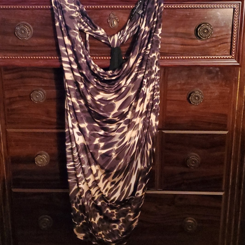 Clothes - Picture 2 of 4